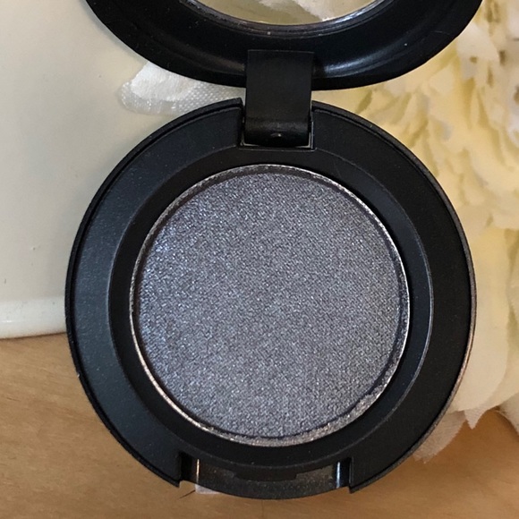 MAC Eye Shadow * Knight - Picture 1 of 3